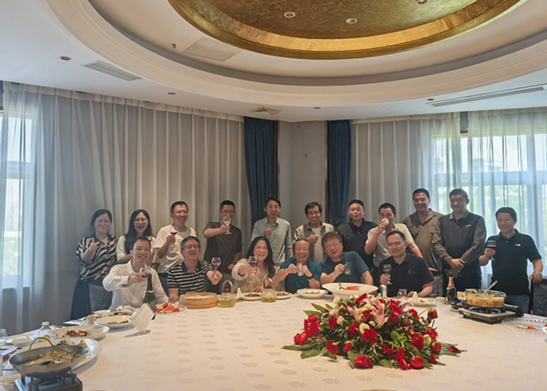 福建福顺半导体制造有限公司副总经理袁怡蕙一行莅临我公司参观交流