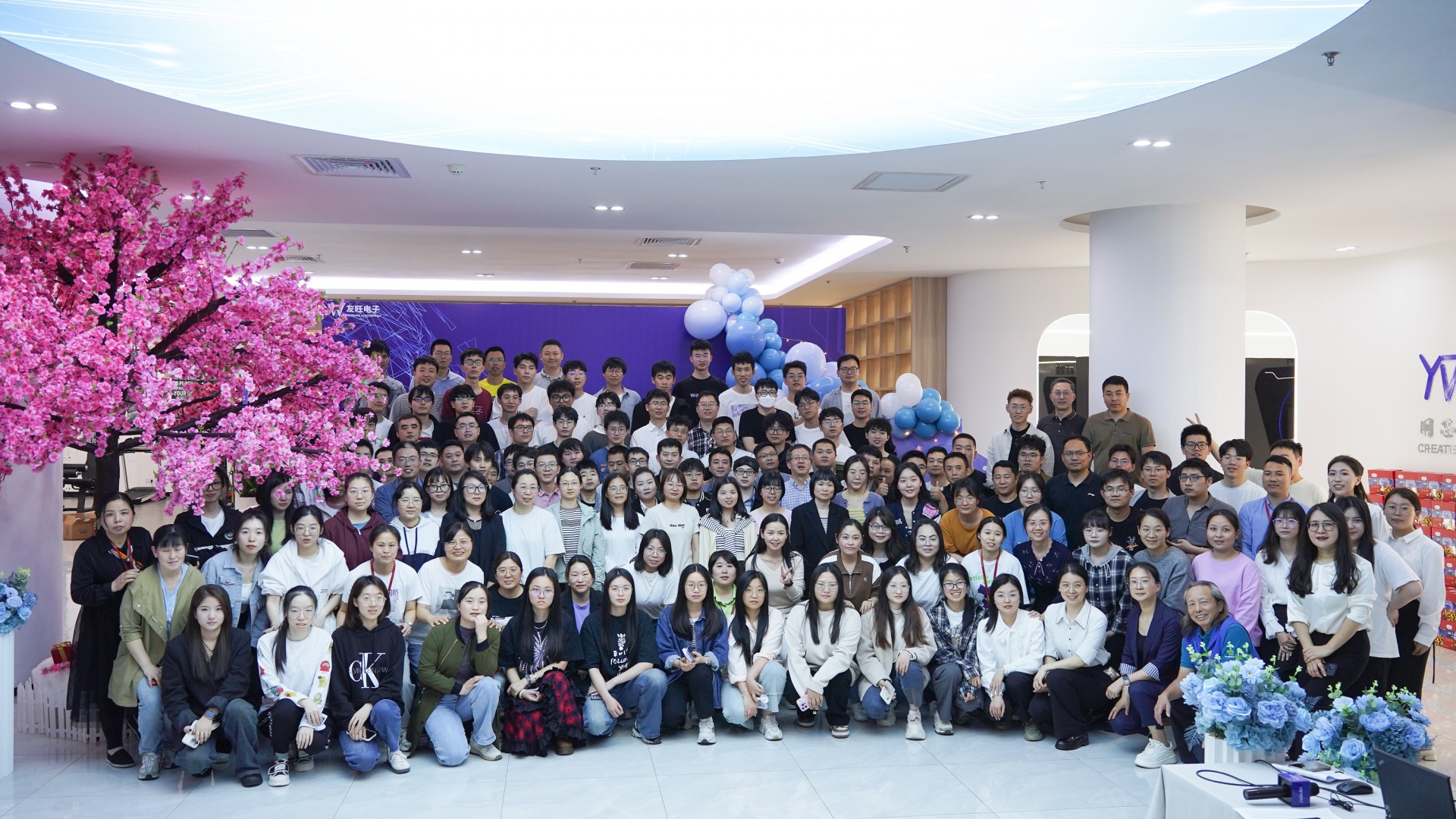 
                            跨越“三”海共聚，“十”终如一前行——友旺三十周年司庆