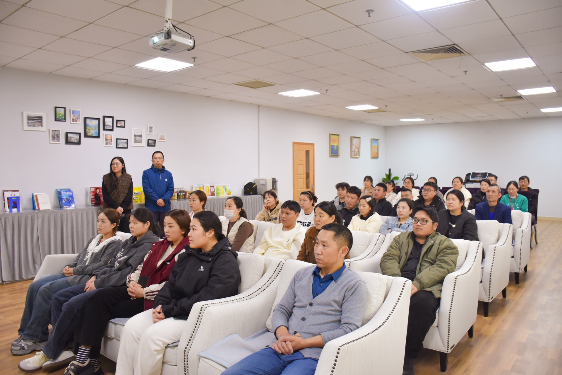 
                            以心筑家、悦享空间 我公司一线员工活动室正式启用